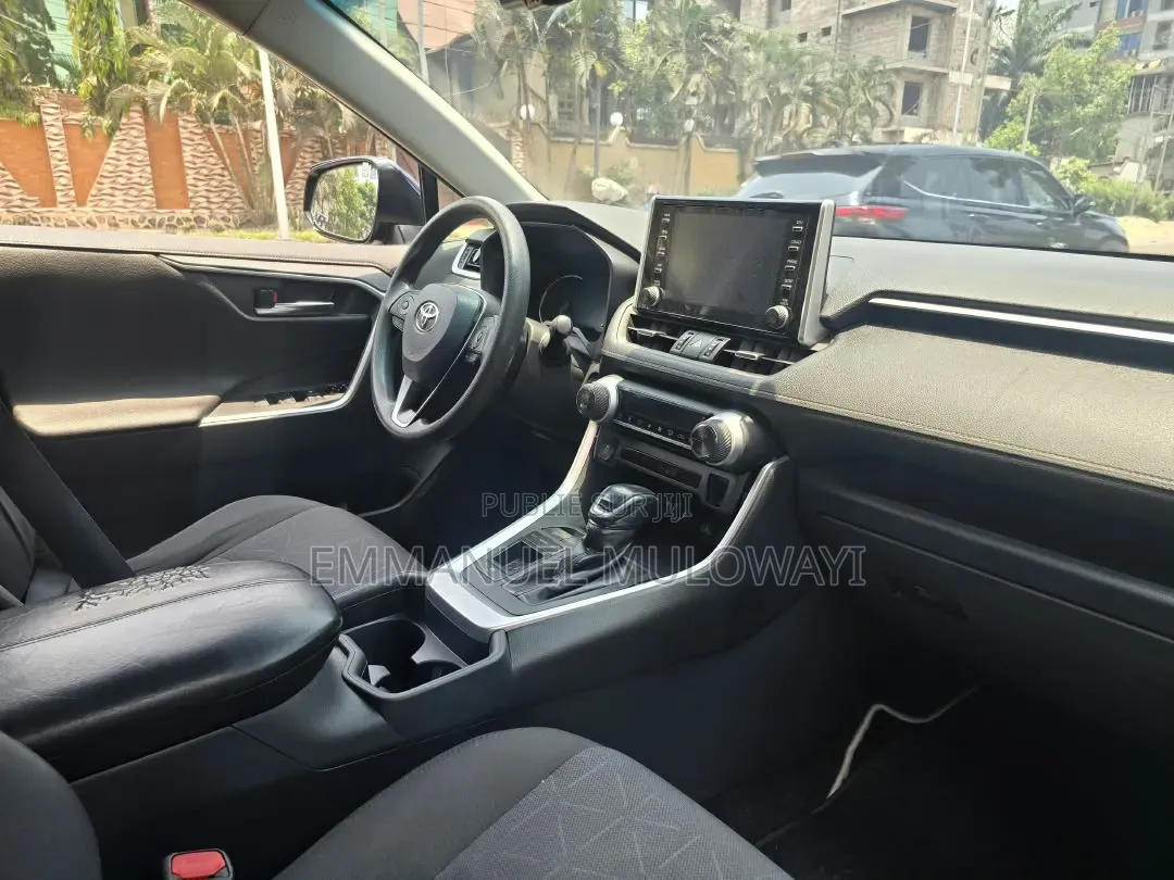 Toyota RAV4 2021 Bleu