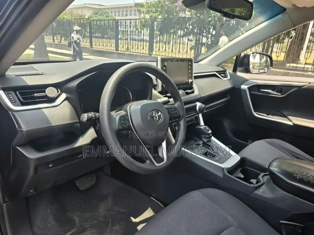 Toyota RAV4 2021 Bleu
