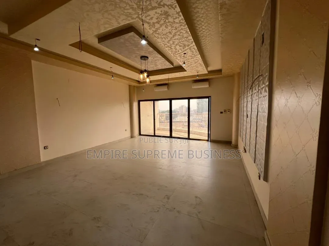 3chbre Appartement dans Empire Supreme, Kintambo à Louer