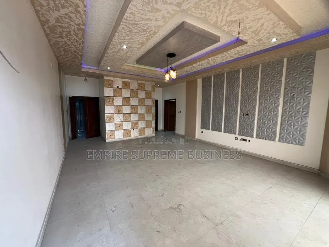 3chbre Appartement dans Empire Supreme, Kintambo à Louer
