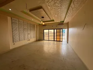 3chbre Appartement dans Empire Supreme, Kintambo à Louer