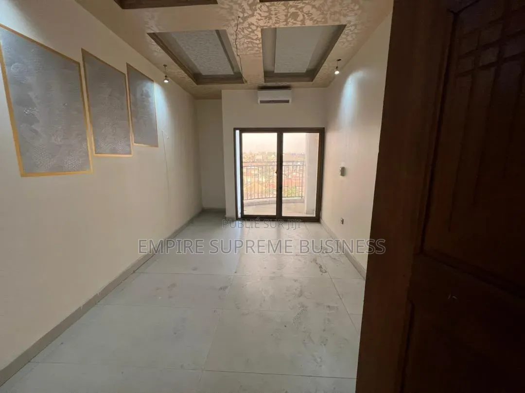 3chbre Appartement dans Empire Supreme, Kintambo à Louer