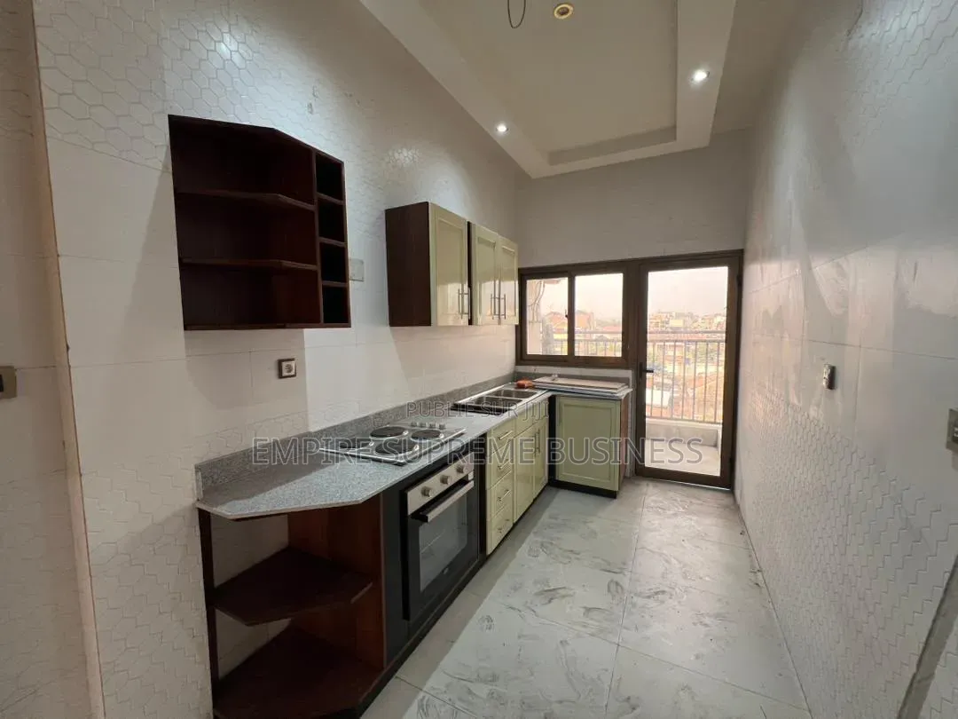 3chbre Appartement dans Empire Supreme, Kintambo à Louer