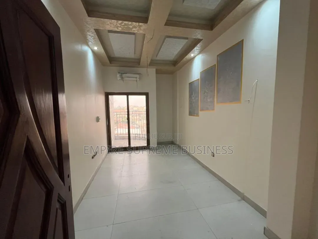3chbre Appartement dans Empire Supreme, Kintambo à Louer