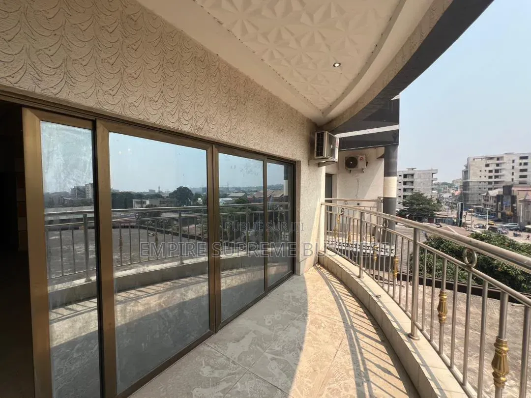 3chbre Appartement dans Empire Supreme, Kintambo à Louer