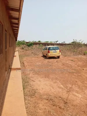  Vente D’une Concession De 9 Hectares
