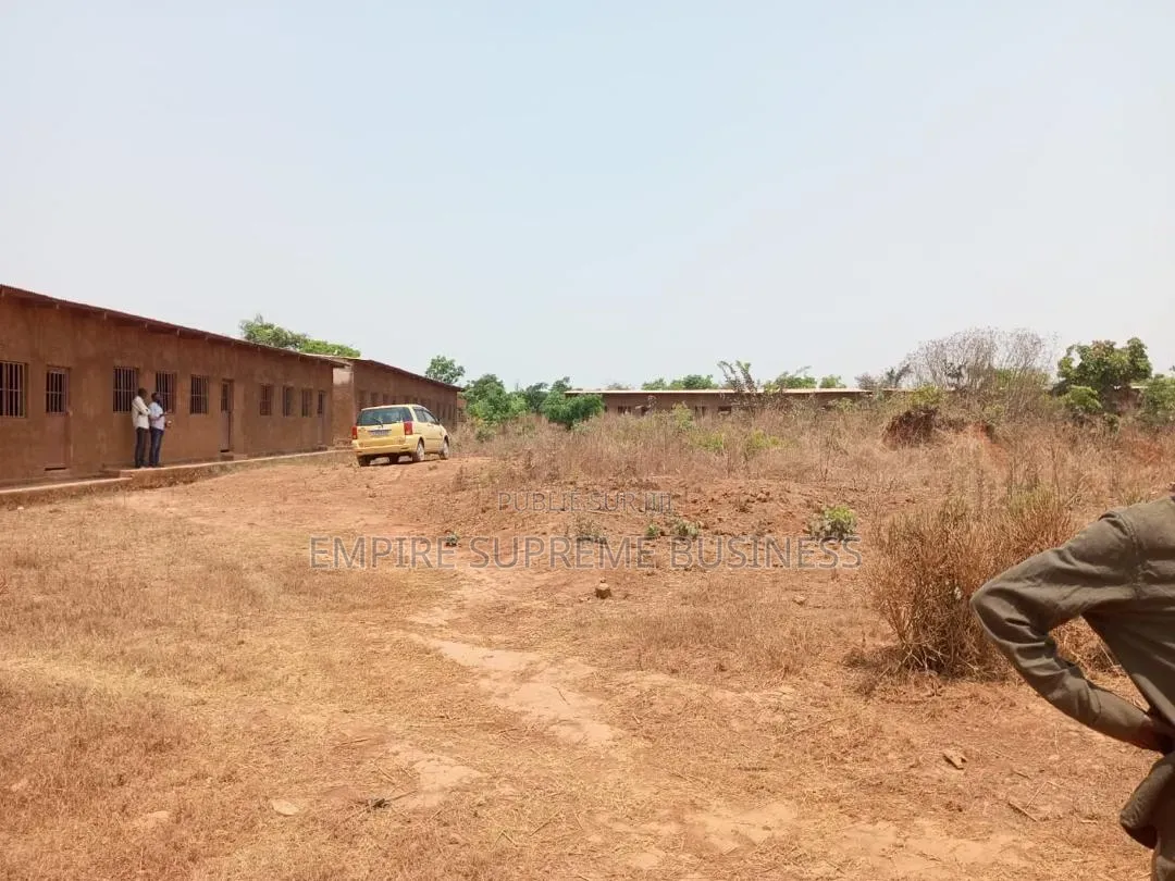  Vente D’une Concession De 9 Hectares

