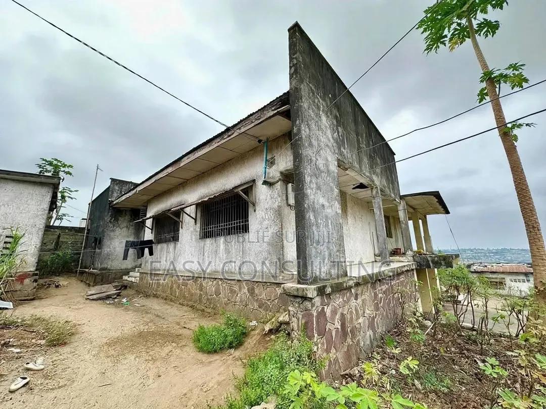 10chbre Villa dans Télécom, Mont-Ngafula à Vendre