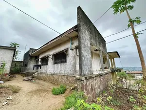 10chbre Villa dans Télécom, Mont-Ngafula à Vendre