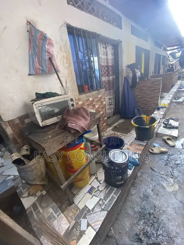 2chbre Villa dans Tshibangu, Bandalungwa à Vendre