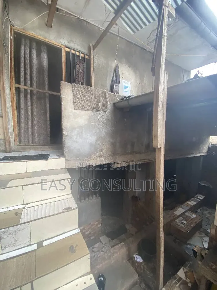 2chbre Villa dans Tshibangu, Bandalungwa à Vendre