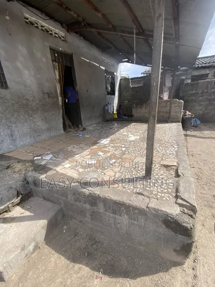 2chbre Maison dans Kinshasa, Matete à Vendre