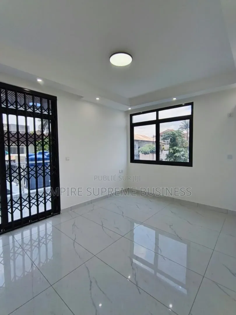 3chbre Appartement dans Empire Supreme, Ngaliema à Louer