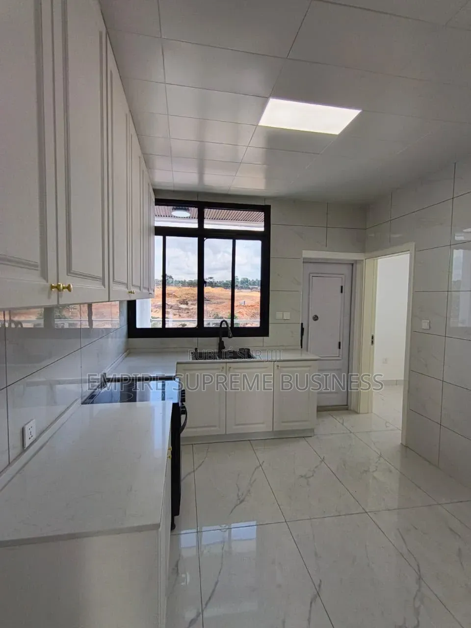 3chbre Appartement dans Empire Supreme, Ngaliema à Louer