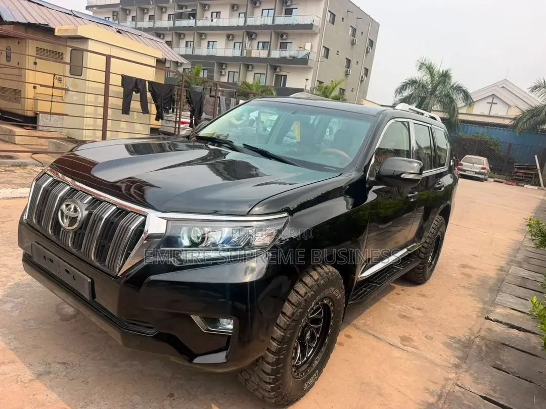 Toyota Land Cruiser Prado 2023 Noir