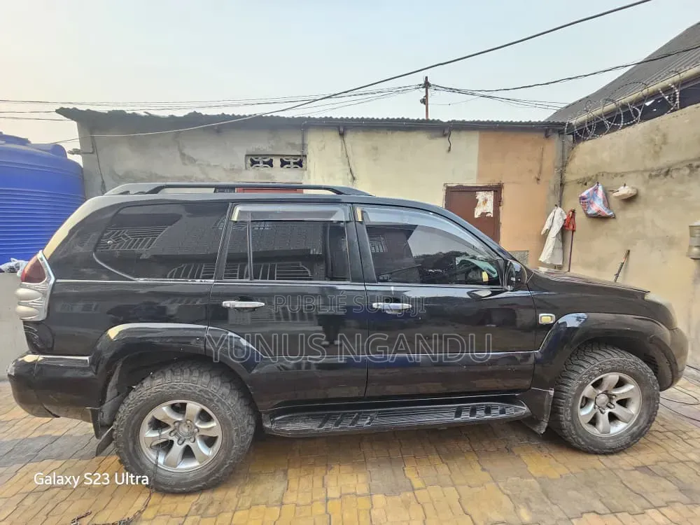 Toyota Land Cruiser Prado 2.4 Hybrid 2024 Noir