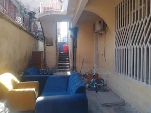Meublé 6chbre Appartement dans Maison En Étage, Mont-Ngafula à Vendre