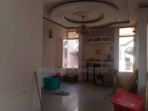 Meublé 6chbre Appartement dans Maison En Étage, Mont-Ngafula à Vendre