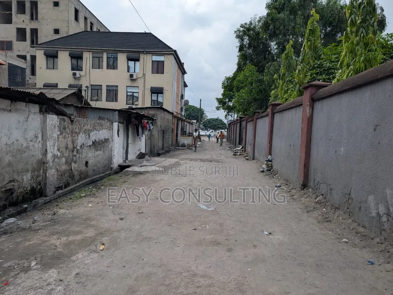 Terrain De 108 Mètre Carré À Vendre À Limete – 1ère Rue Résidentiel