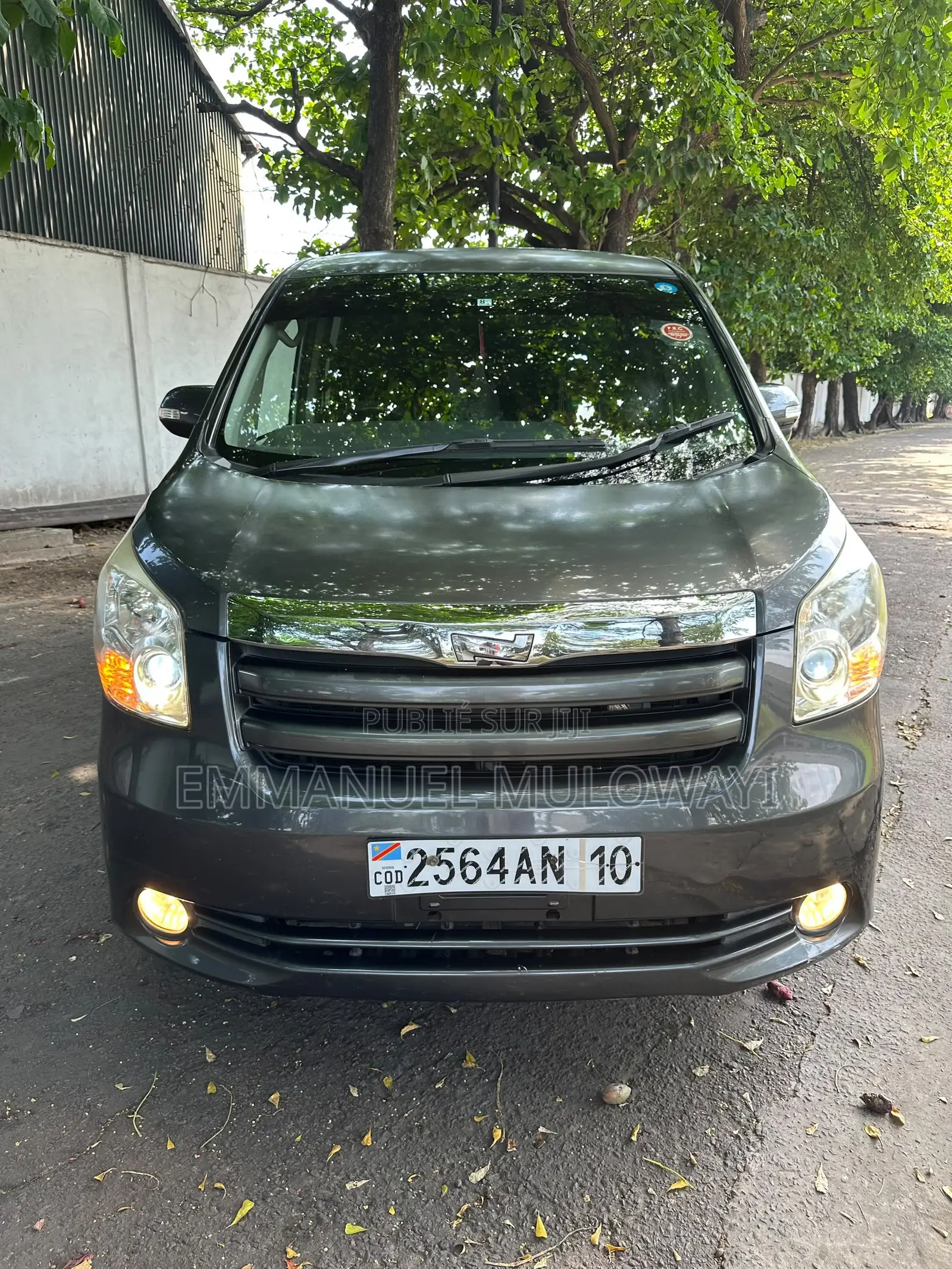 Toyota Noah 2013 Gris