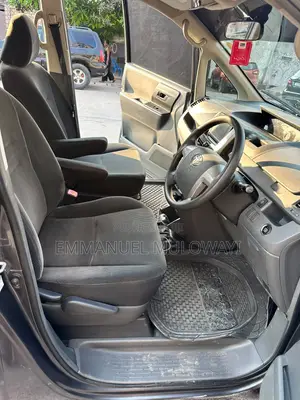 Toyota Noah 2013 Gris
