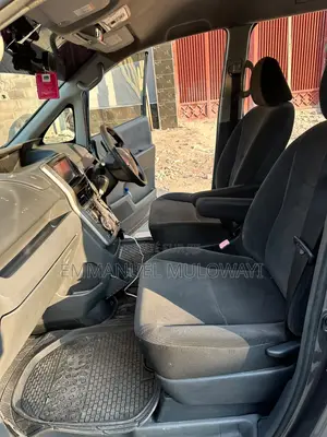 Toyota Noah 2013 Gris