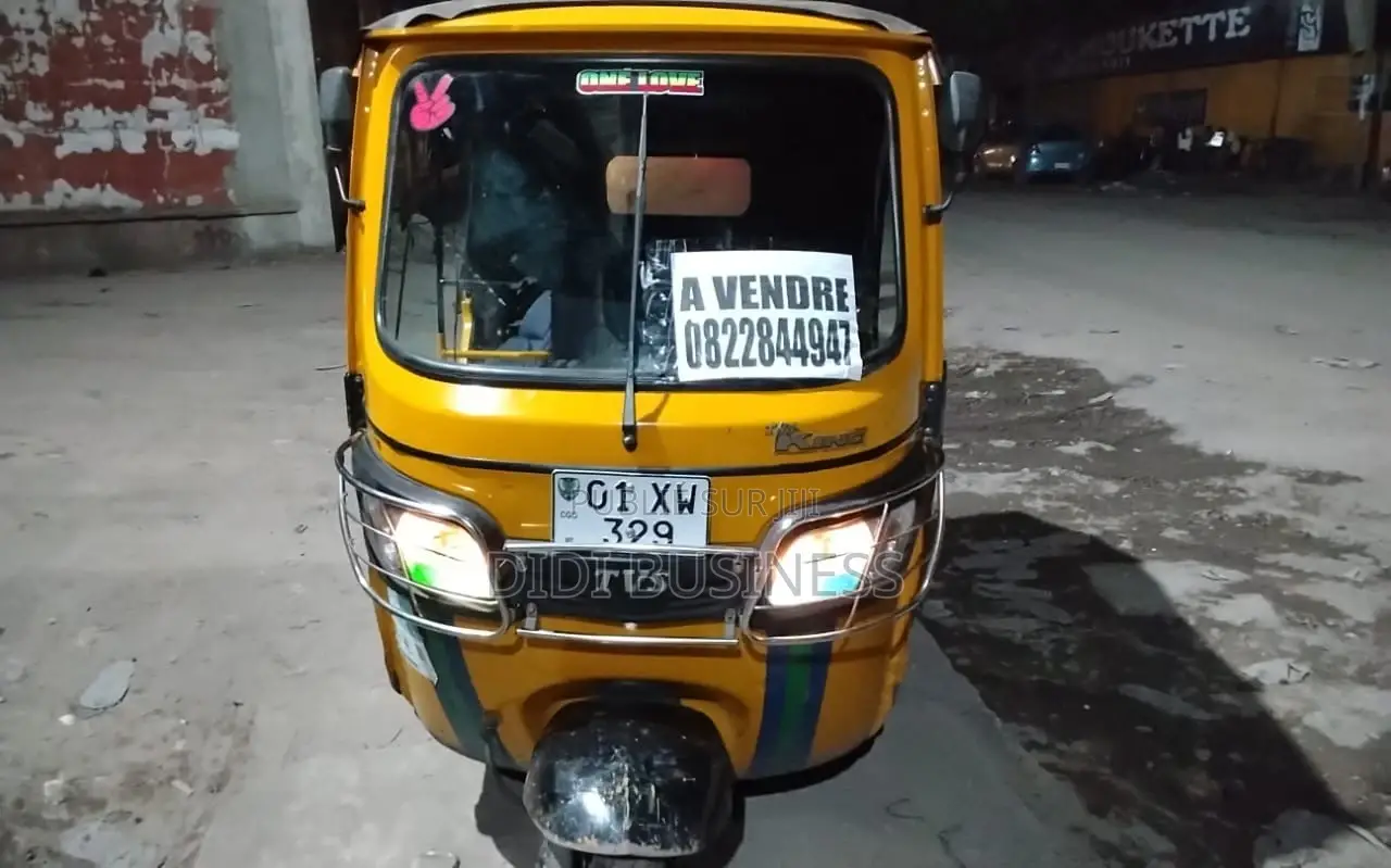 Nouveau TVS King Cargo 2022 Jaune