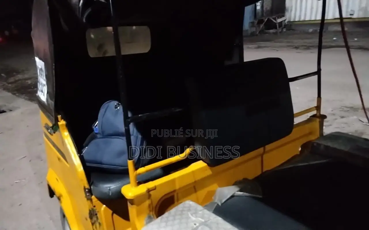 Nouveau TVS King Cargo 2022 Jaune