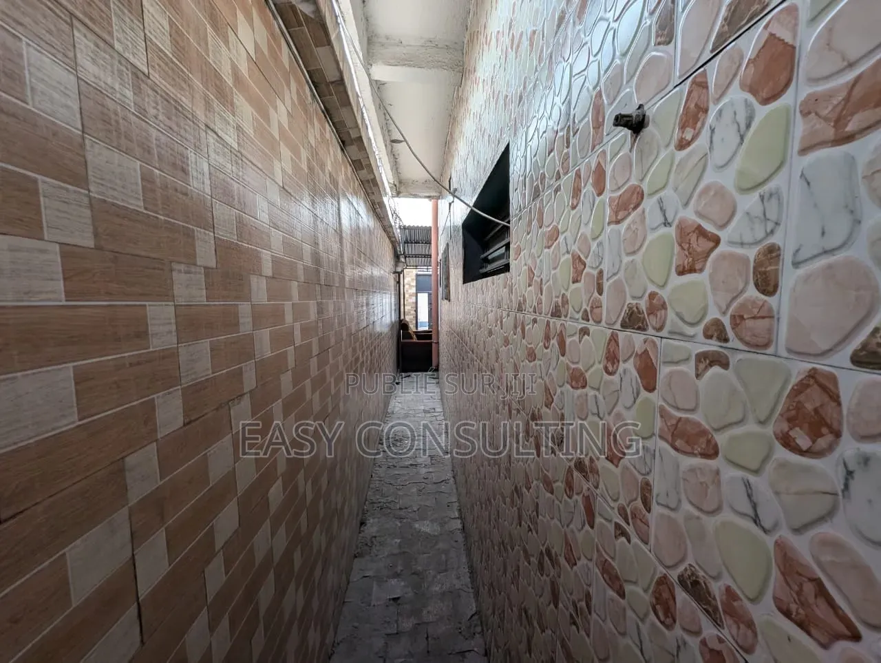 3chbre Maison dans Bon Marché, Barumbu à Vendre
