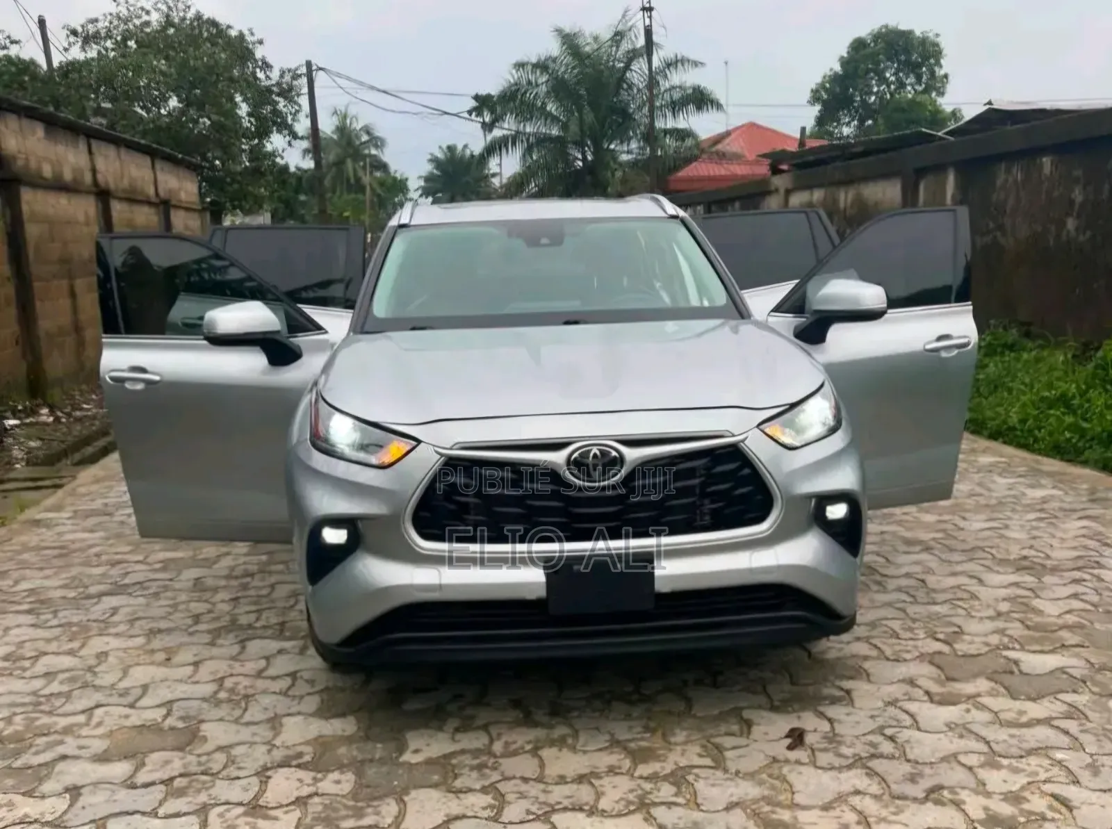 Toyota Highlander L 2022 Gris