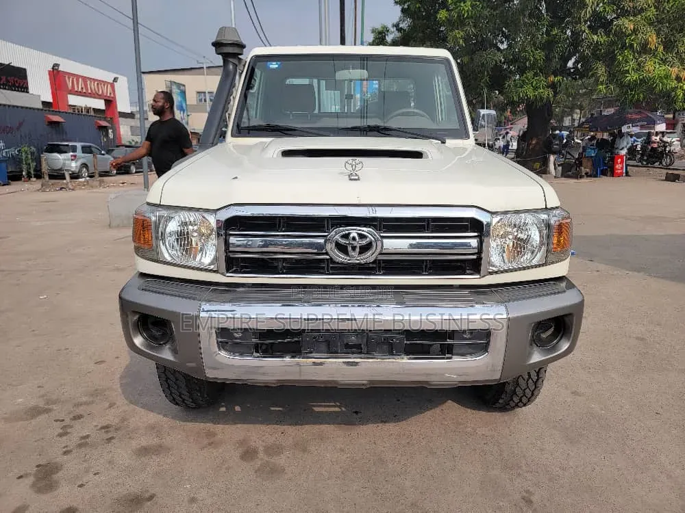 Toyota Land Cruiser Prado 2018 Gris