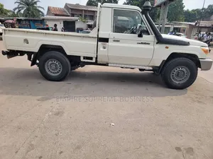 Toyota Land Cruiser Prado 2018 Gris