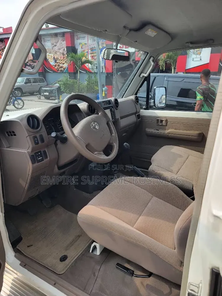 Toyota Land Cruiser Prado 2018 Gris