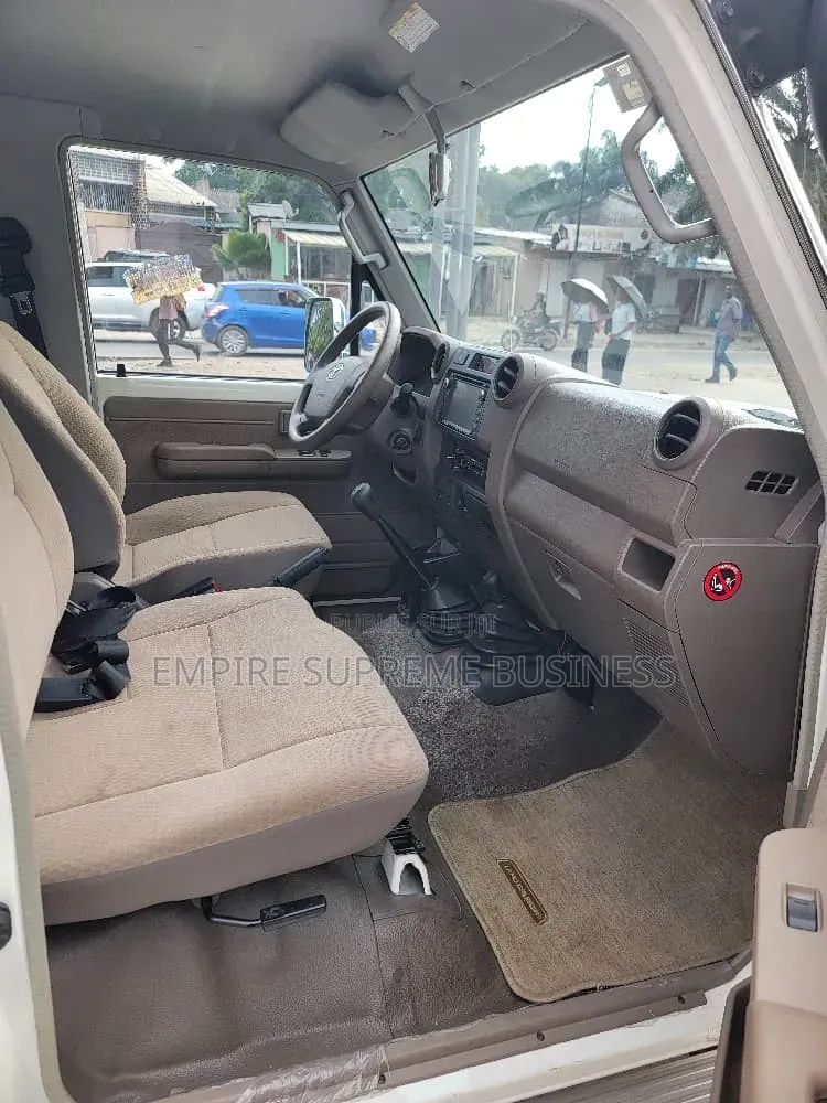 Toyota Land Cruiser Prado 2018 Gris