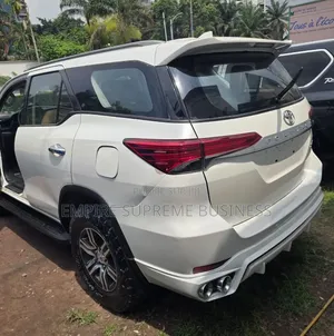 Toyota Fortuner 2020 Blanc