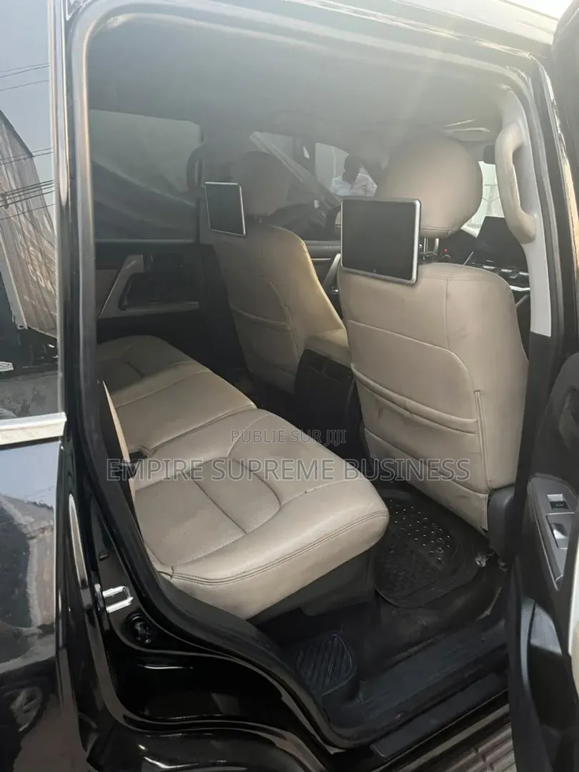Toyota Land Cruiser Prado 2024 Gris