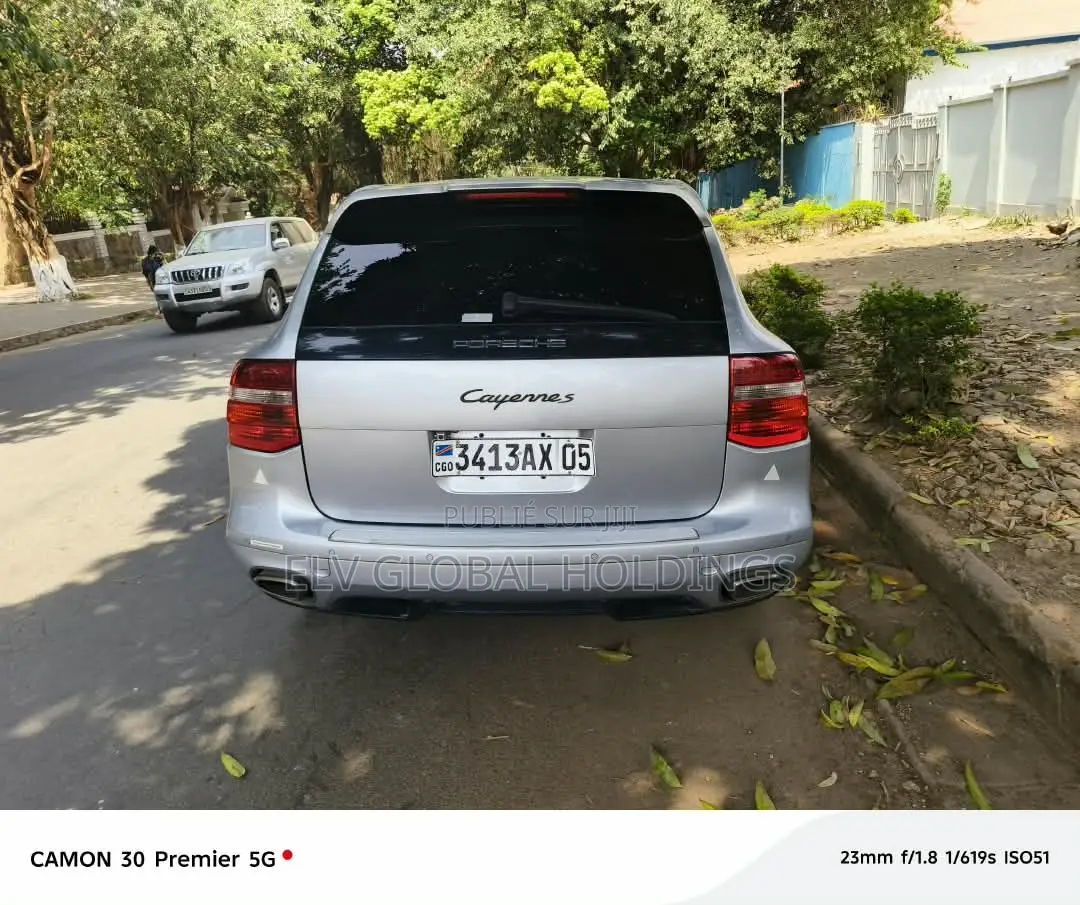 Porsche Cayenne Turbo 4dr SUV AWD (4.8L 8cyl Turbo 8A) 2015 Gris