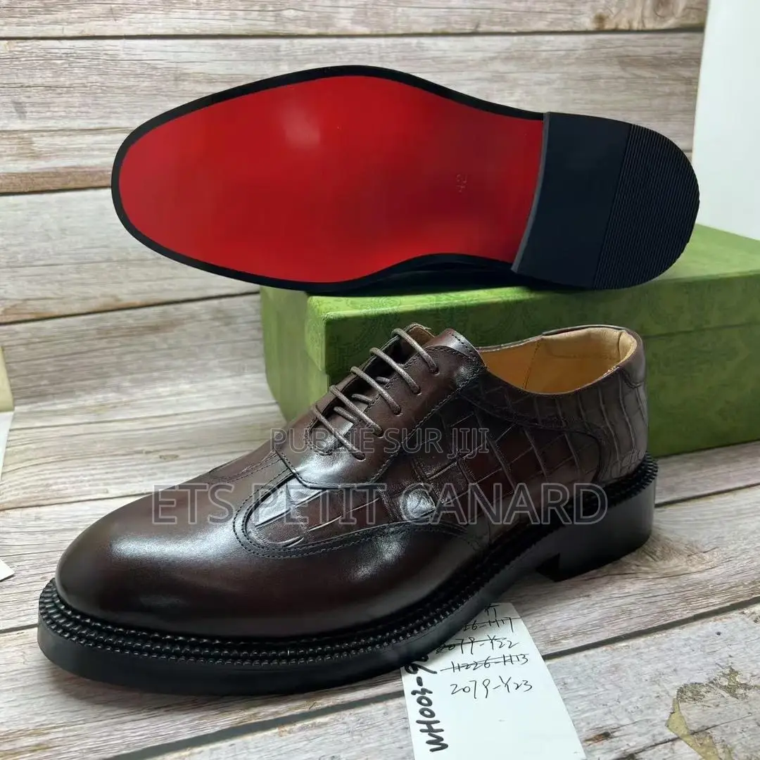 Chaussures En Cuirs
