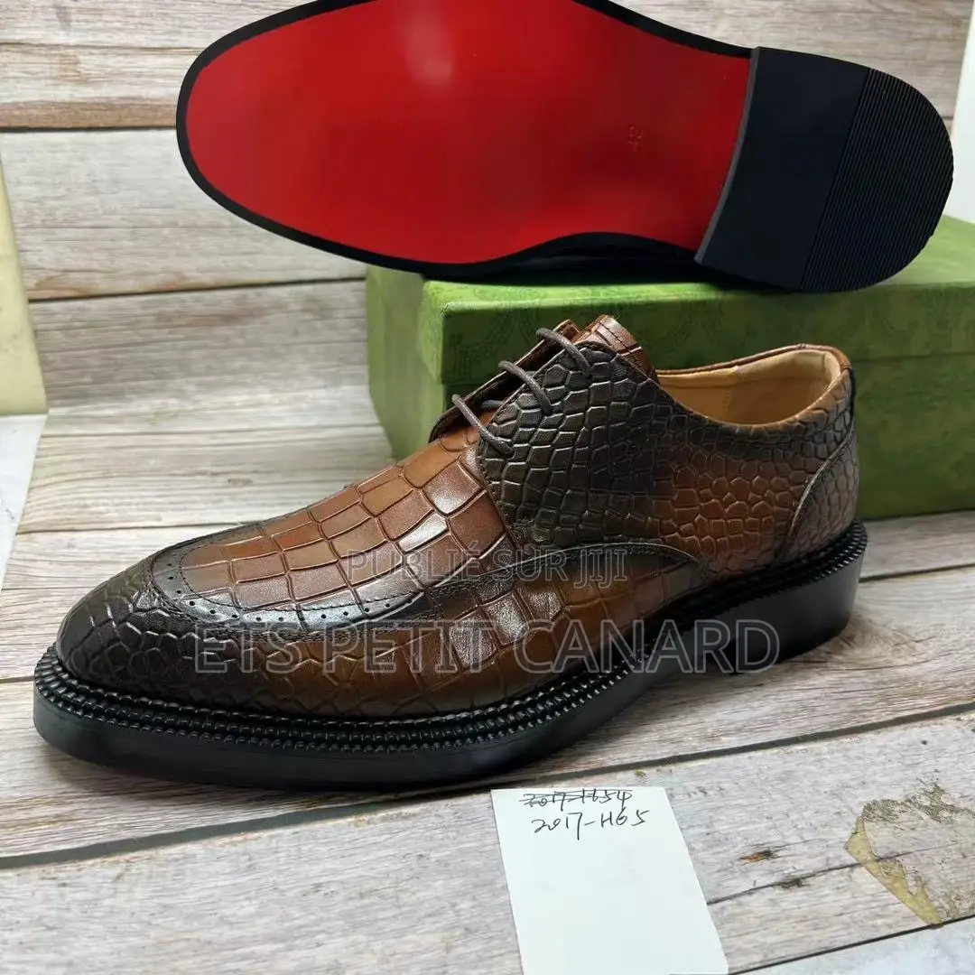 Chaussures En Cuirs