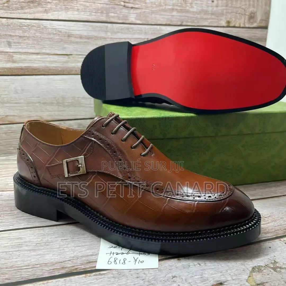 Chaussures En Cuirs