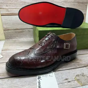 Chaussures En Cuirs