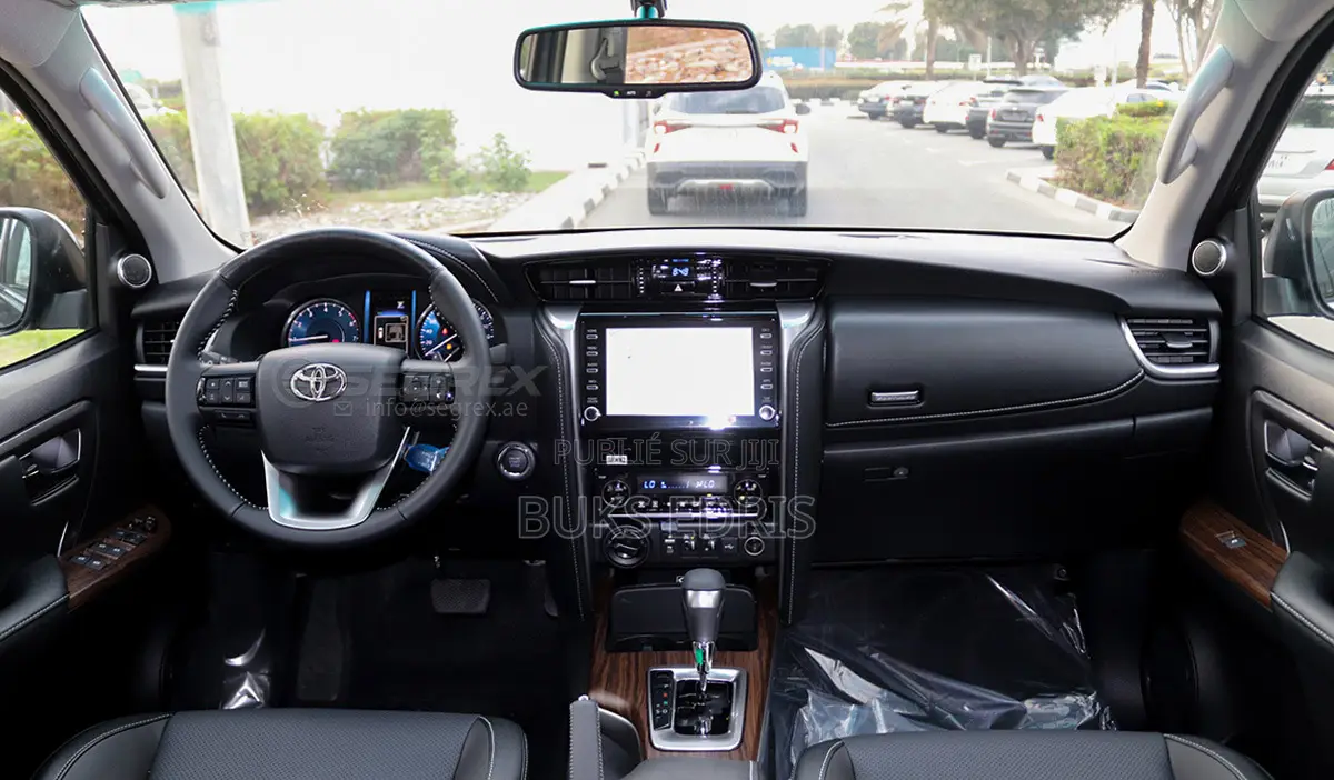 Toyota Fortuner 2025 Noir