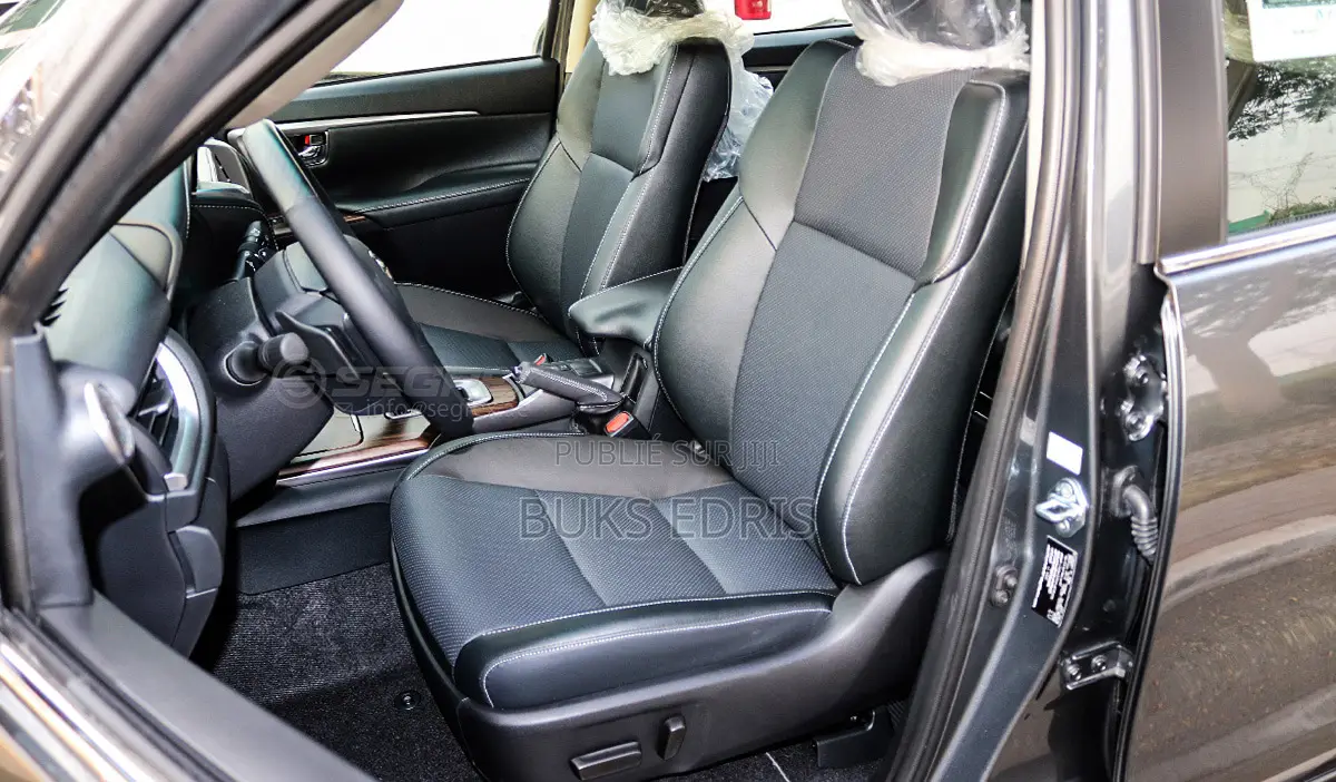 Toyota Fortuner 2025 Noir