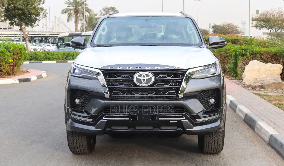 Toyota Fortuner 2025 Noir