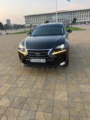 Photo - Lexus  300h 2015