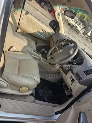 Toyota Fortuner 2010